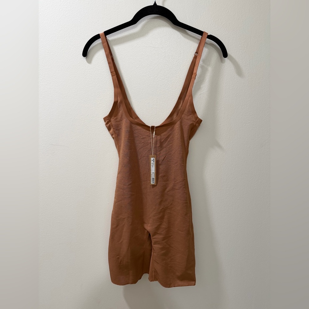 Nwt Skims Bronze Sheer Sculpt Short Bodysuit
